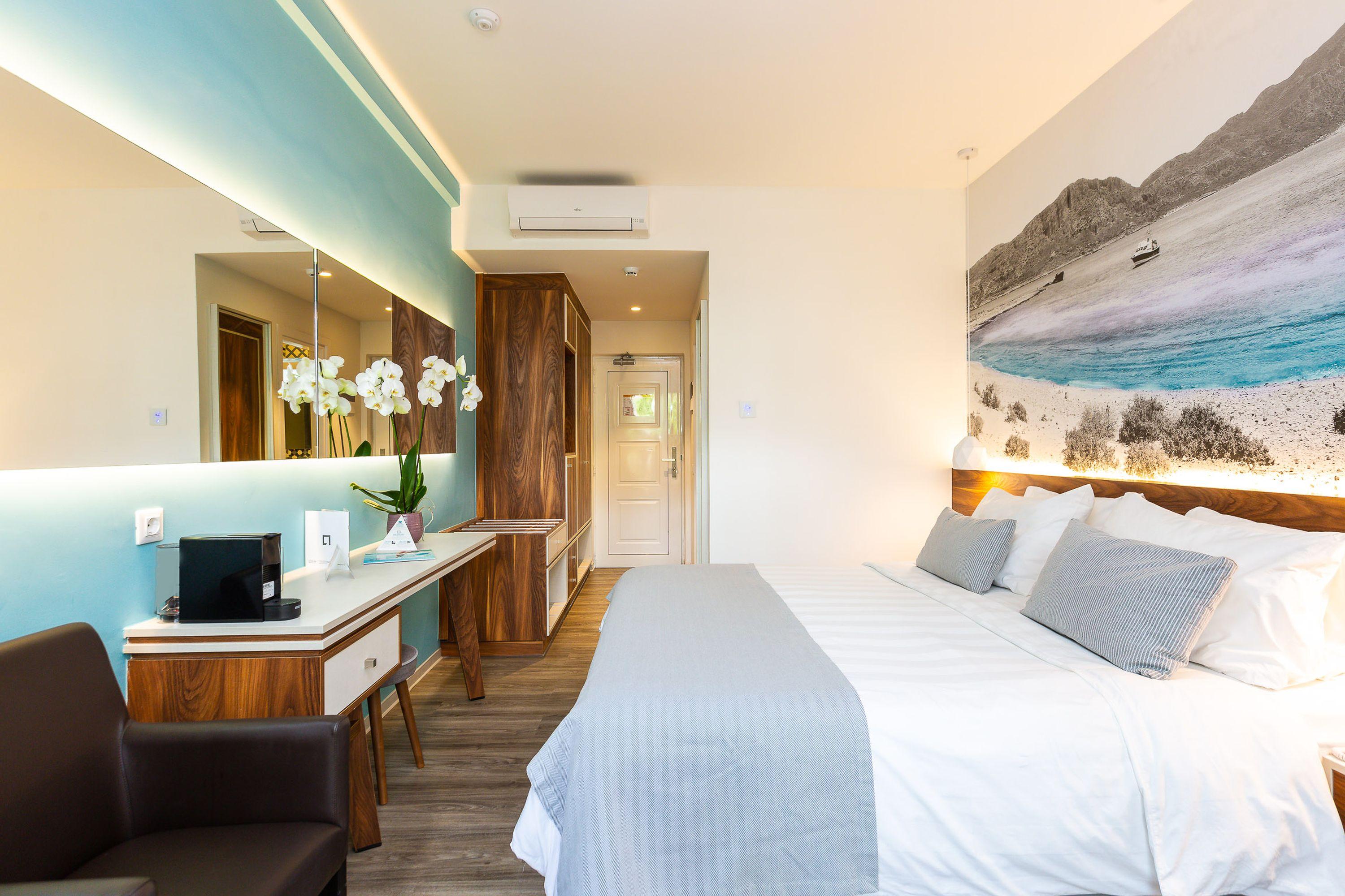 Atrium Ambiance (adults Only)